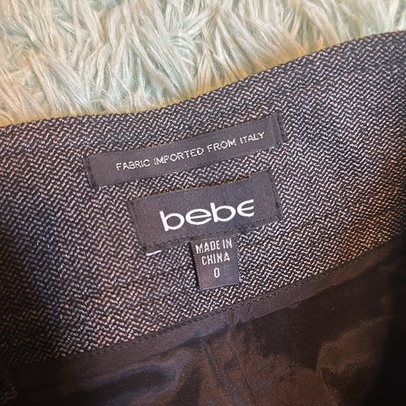Bebe Italian Fabric Heather Grey Skirt Size 0 Buttons and Zipper with Pockets - Picture 7 of 11